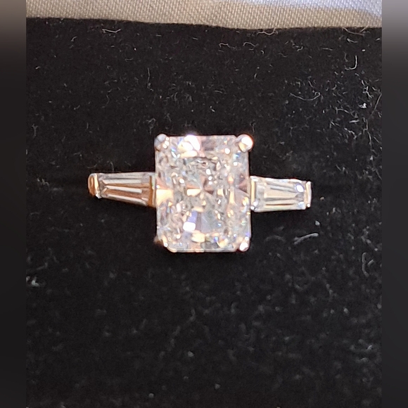 Sterling Silver Cubic Zirconia Ring Size 6 - Picture 2 of 15